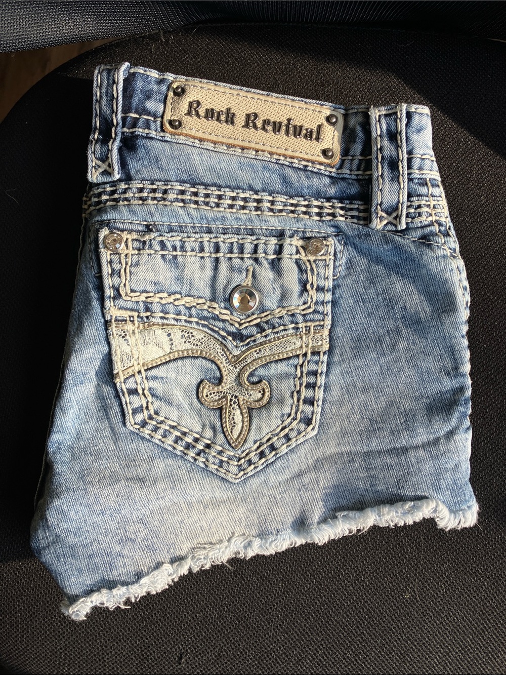 ROCK REVIVAL OCTAVIA SHORTS
NWOT